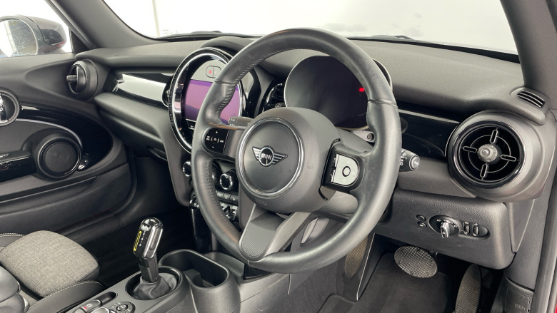 MINI Hatchback 135kW Cooper S Level 2 33kWh 3dr Auto Electric Hatchback